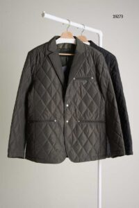 [국내배송]프라다 남성 삼각로고 누빔 자켓