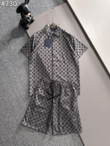 [국내배송]루이비통 모노그램 반팔 셔츠 & 팬츠 세트