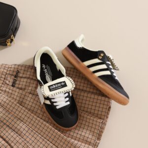 [국내배송]아디다스x웨일스보너 포니 토널 삼바 코어 블랙 크림화이트