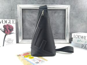 [국내배송]펜디 원 숄더 남성 백팩 블랙 레더