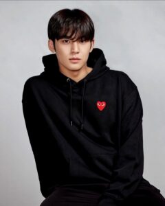 [국내배송]꼼데가르송 레드 패치 커플 후드