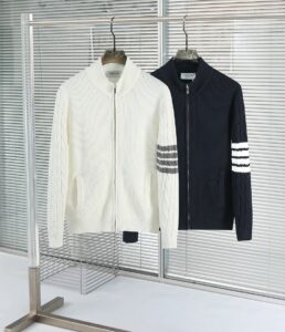 [국내배송]톰브라운 신상 암케이블 양모니트 집업가디건