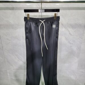 [국내배송]로에베 24SS 자수로고 트레이닝 팬츠