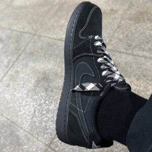 [국내배송]나이키 에어조던 1 x 트래비스 스캇 레트로 로우