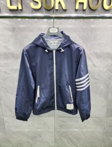 [국내배송]톰브라운 립스탑 메쉬 사선완장 바람막이 자켓입고 젠급