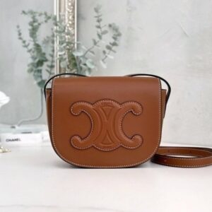 [국내배송]셀린느 트리오페 퀴르 폴코백 탄컬러