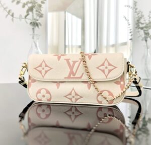 [국내배송]루이비통 월릿 온 체인 아이비 M83026