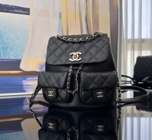 [국내배송]샤넬 듀마백팩 미듐 캐비어 블랙 금장 AS3860