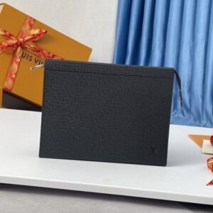 [국내배송]루이비통 포쉐트 보야주 타이가 클러치 M30547