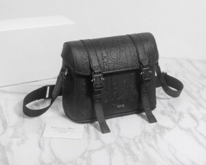 [국내배송]디올 익스플로어 메신져백