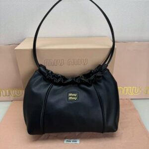 [국내배송]미우미우 숄더백