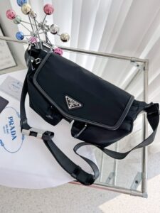 [국내배송]프라다 리나일론 숄더백