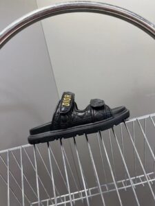 [국내배송]디올 블랙 퀼트 까나쥬 뮬 슬리퍼(최상위버전)