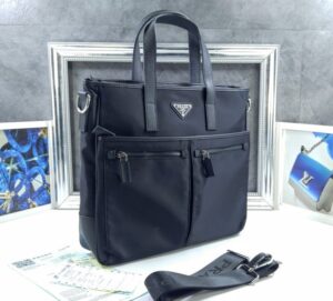 [국내배송]프라다 리나일론 및 사피아노 가죽 토트백