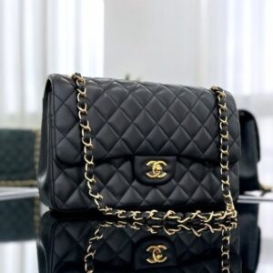 [국내배송]샤넬 클래식 플랩백 램스킨 블랙 금장 라지 A58600