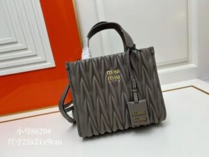 [국내배송]미우미우 토트백