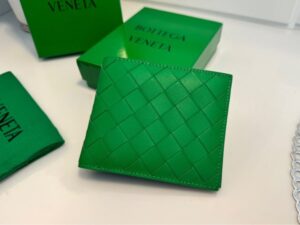 [국내배송]보테가 베네타 인트레치아토 남성 반지갑