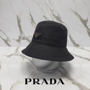 [국내배송]프라다 삼각로고 버킷햇