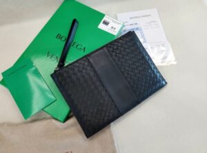 [국내배송]보테가베네타 클러치백 최상위버전 168-123 (남녀공용)