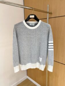 [국내배송]톰브라운 트위드 울니트