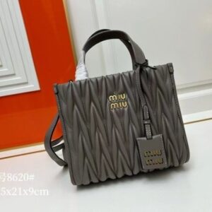 [국내배송]미우미우 토트백 25